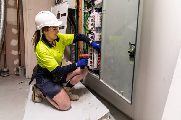 Best Local Electrician Companies  in Greenfield, WI